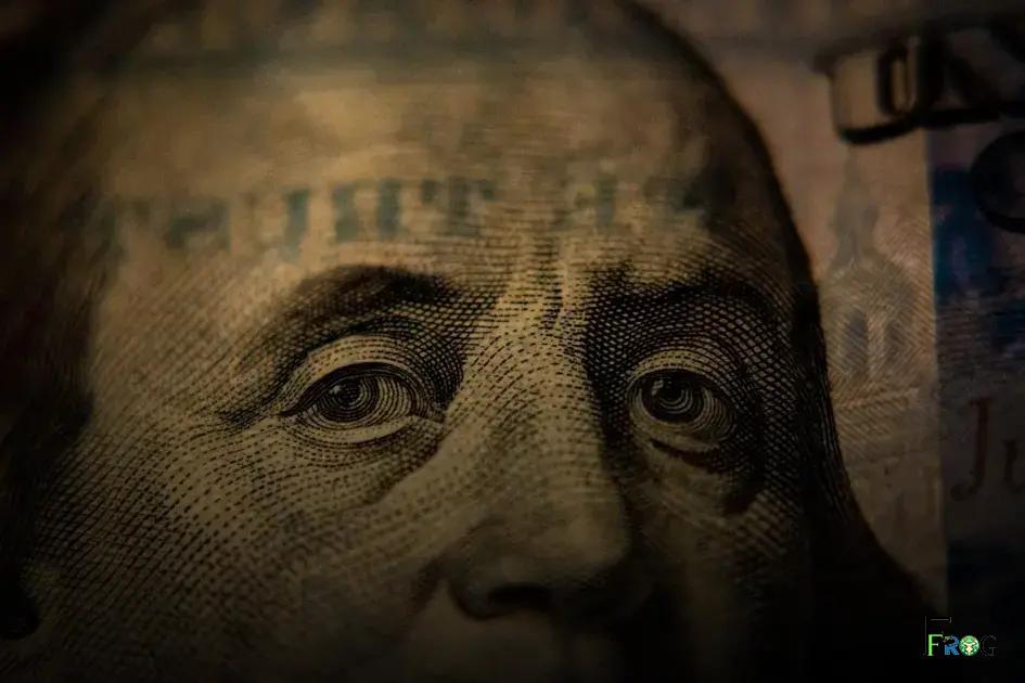 Componentes del CFT en una tarjeta de crédito